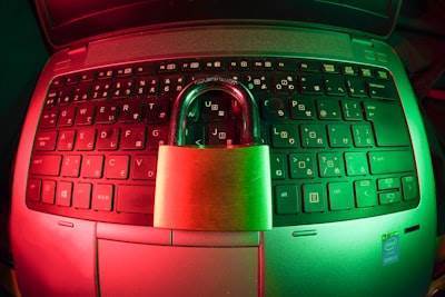 Asegurando la seguridad en minoristas y comercio electrónico
