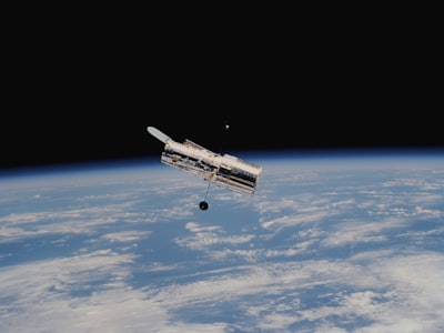 Evaluación de capacidades de razonamiento espacial de LLM multimodales en imágenes terrestres