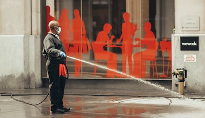 Desinfección de instrucciones maliciosas con relaciones de oraciones