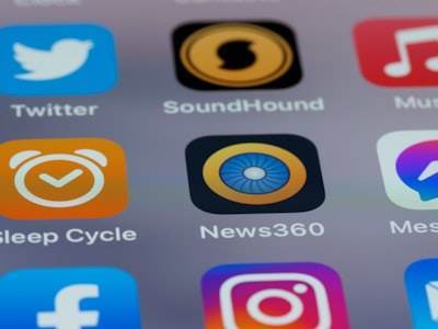 ¿Por qué publicamos menos y hacemos más scrolling en redes sociales?