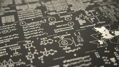 DeepPySR outperforms PySR in biomedical and social benchmarks