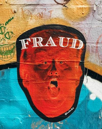 Detector de fraudes múltiples con FraudSwarn