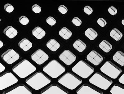 Redefiniendo la UX con Glassmorphism y Voice UI