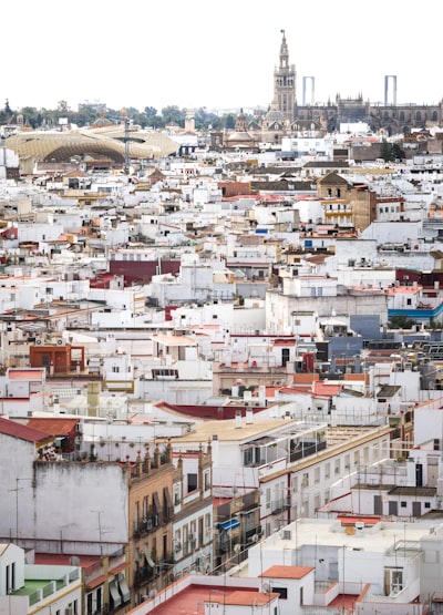 3 expertos en IA líderes para el control de inventario en Sevilla