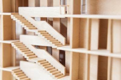 Desarrollo interno vs Soluciones prefabricadas: ¿Cuál elegir?