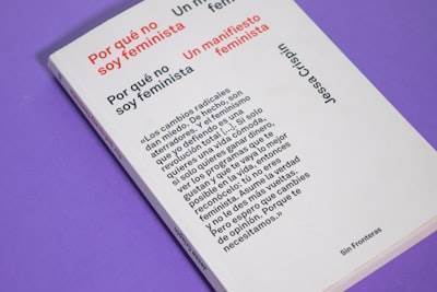 Primer Manifiesto LLM: De la Prosa a los Programas