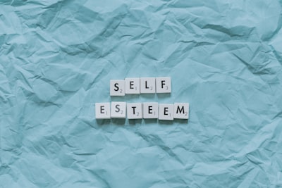 Belief-Sim: Simulación de la susceptibilidad demográfica a la desinformación