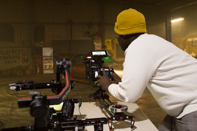 Industrias que utilizan producción de vídeo con inteligencia artificial
