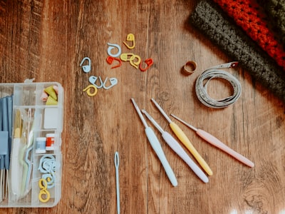 Elementos esenciales para principiantes en manualidades
