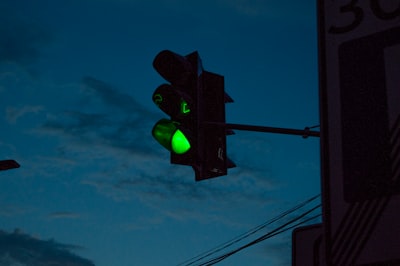 Optimización de señales en intersecciones mediante aprendizaje por refuerzo