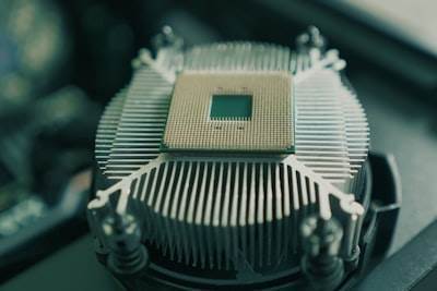 Tesla Intel: ¿Punto de inflexión para los chips de IA?