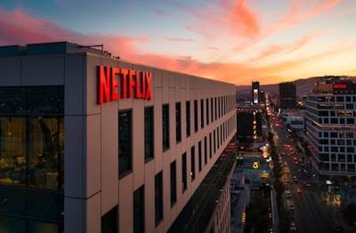 Posible inquietud de Trump sobre acuerdo de $72 mil millones entre Netflix y Warner Bros