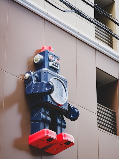 Garantías para la fiabilidad de alertas empresariales automatizadas