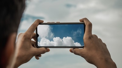 Mejora de la comunicación interna con la plataforma telefónica de IA en la nube