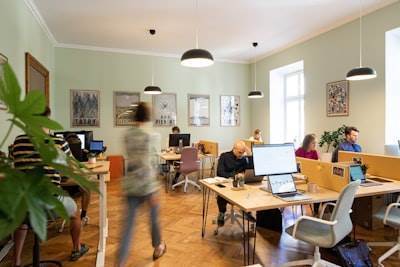 Cómo maximizar la sostenibilidad del trabajo remoto con los servicios de software empresarial.
