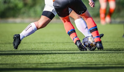 Cómo los futbolistas alivian el dolor de talón con tijeras
