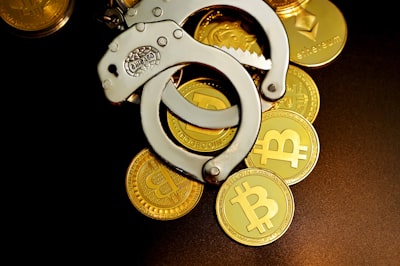 Cómo los estafadores de criptomonedas robaron $700 millones a las personas