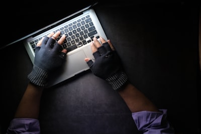 Autoridades desmantelan secuestros de DNS en enrutadores para robar inicios de sesión de Microsoft 365