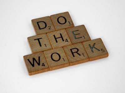 Usa la IA para mejorar tu pensamiento, trabajo y confianza.