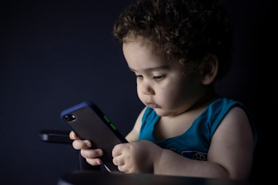 Riesgos ocultos de privacidad móvil en las aplicaciones de mis hijos: ¿Por qué no confío?