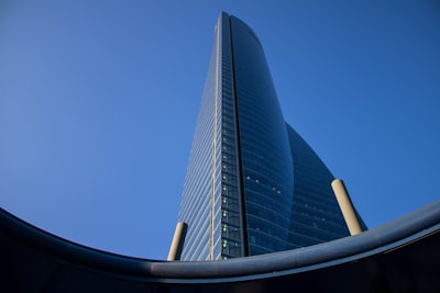 Presentadores virtuales de inteligencia artificial en Madrid para empresas.