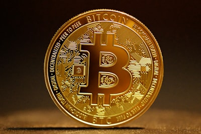 Sesgos en LLMs: impacto en carteras con Bitcoin