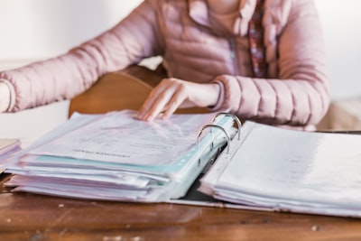 La solución definitiva para eliminar aprobaciones manuales de documentos en Alicante 2026