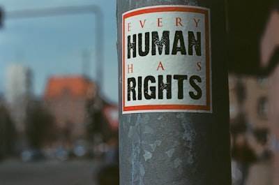 Un nuevo código ético para la IA: Más allá del prejuicio humano