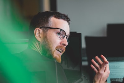 Top 3 expertos en asistentes de voz para empresas en Elche