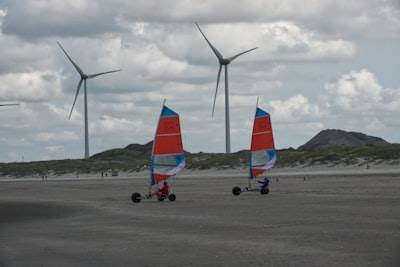 Windsurf amplía plan gratuito para atraer desarrolladores en competencia de IDE de IA