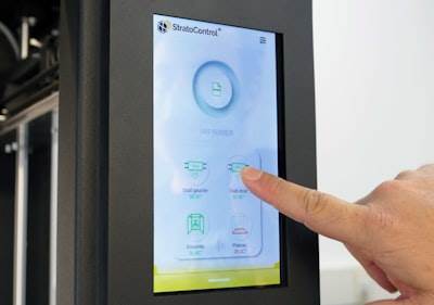 Automated Virtual Switchboard: Revolutionizando el Servicio al Cliente

Otro ejemplo:

Como atractivo para tus clientes, ofrecemos Automated Virtual Switchboard

Cambiado a:

¡Atírez a tu negocio con 