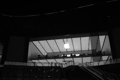 Apple retrasa lanzamiento de pantalla inteligente para otoño