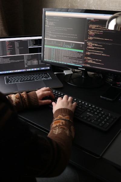 Guias visuales y flujos guiados para personal no tecnicos