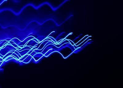 Dynamic Voltage Scaling Adaptation for 5G mmWave Base Stations