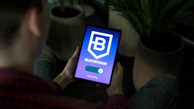 Mejora en generación de secuencias con BlockGen y muestreo híbrido