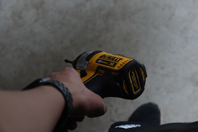 Multitool oscilante DeWalt con 55% de descuento en Lowe's