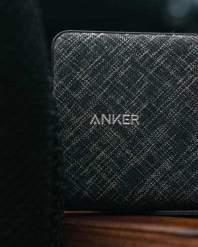 Banco de energía Anker Zolo con cable USB-C integrado en oferta a $36