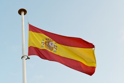 Modelo FLAG: predicción de expresión génica espacial con difusión latente y grafos