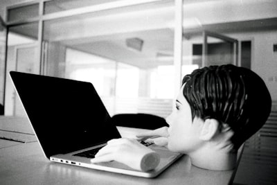 ¿La consultoría tecnológica y el desarrollo de software impulsan la eficiencia energética empresarial?
