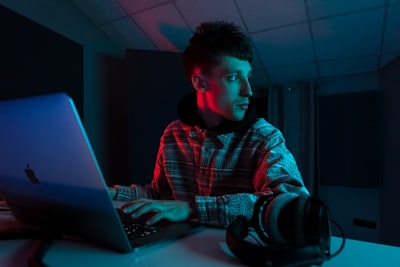 Revisión de Adam en Aprendizaje por Refuerzo en Streaming