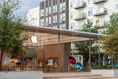 Investigadores de Apple presentan CLaRa: Marco de razonamiento latente continuo para compresión nativa de RAG con compresión de documentos semánticos de 16x–128x