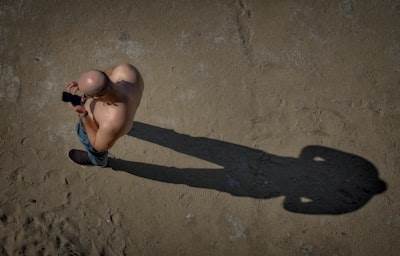 Hombre danés condenado por compartir escenas desnudas de películas en Reddit