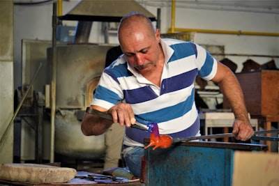 Socio oficial de servicios empresariales n8n con experiencia en Cambados