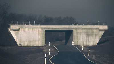 El descubrimiento de agentes como infraestructura abierta