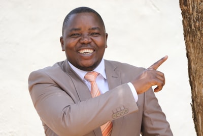 Andy Mothibi nombrado NDPP: Punto crucial para la justicia en Sudáfrica