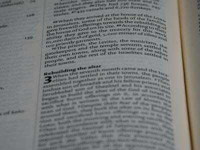 Título Original: Entendiendo a los agentes inteligentes: Una guía exhaustiva
Respuesta Válida: Agentes Inteligentes: Una Guía Exhaustiva

Otra respuesta válida, pero menos recomendada debido al uso de