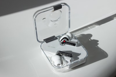 Auriculares inalámbricos Nothing Ear 3 con estilo futurista