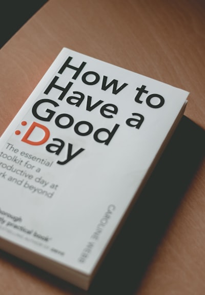 Un método híbrido novedoso para aprender DAG con valores positivos