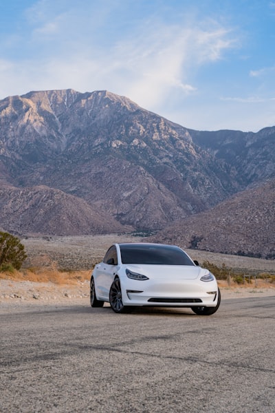 Tesla demanda al DMV de California por prohibir 'Autopilot'