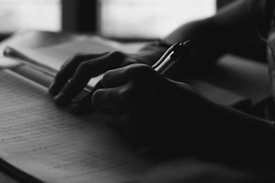 Estrategias consistentes de aprendizaje autorregulado para escribir mejores ensayos